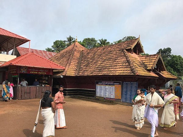 പിണങ്ങിയിരിക്കുന്ന വൈക്കത്തപ്പനും ഏറ്റുമാനൂരപ്പനും