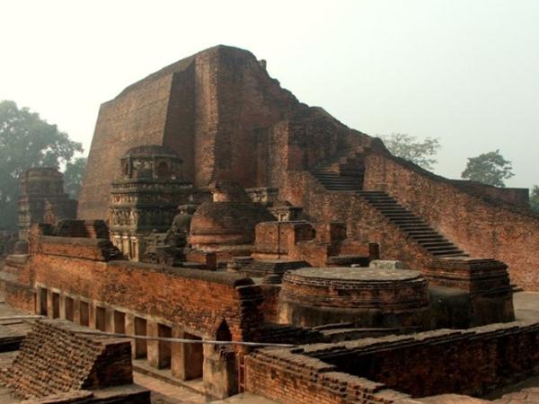 നളന്ദ (425 AD – 1205 AD)