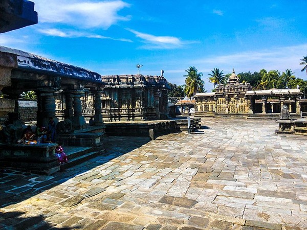 ചെന്ന കേശവനെന്നാല്