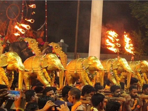 ഏറ്റുമാനൂരിലെ കെടാവിളക്കും ഏഴരപ്പൊന്നാനയും