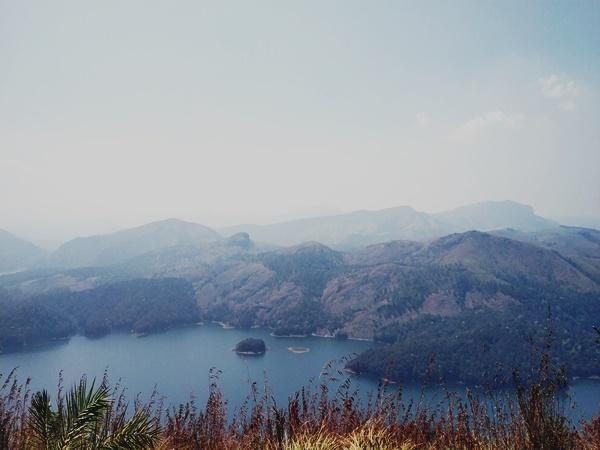 2700 അടി ഉയരത്തില്