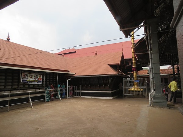 മേൽക്കാവും കീഴ്ക്കാവും