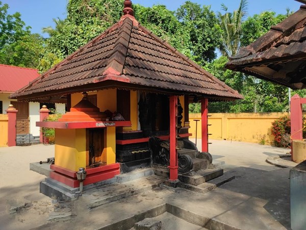 ബാലികാ രൂപത്തിൽ വന്ന ദേവി
