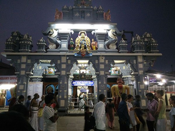 അഷ്ടമഠങ്ങള്
