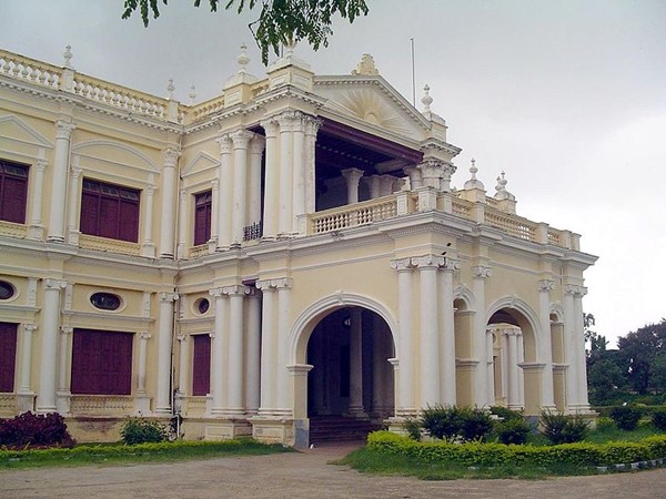 മ്യൂസിയമായി മാറിയ ജയലക്ഷ്മി വിലാസ് മാന്ഷന്