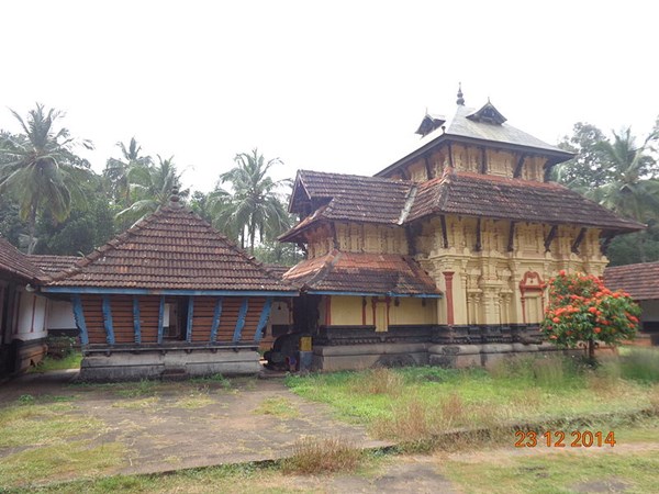 കരിക്കാട് സുബ്രഹ്മണ്യ - ധർമ്മശാസ്താക്ഷേത്രം
