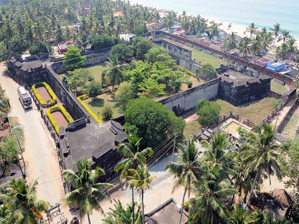 അഞ്ച് തെങ്ങുകോട്ട