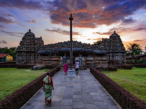 ബലേവാഡി വീരനാരായണ ക്ഷേത്രം