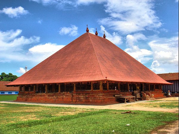 വഴുതന നിവേദ്യവും മീനൂട്ടും