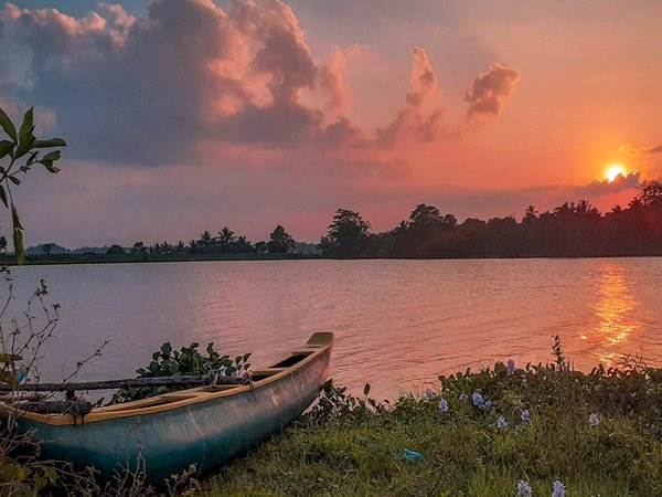 ജീവനക്കാരും