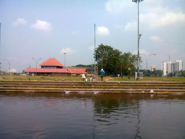 ആലുവ ശിവക്ഷേത്രം