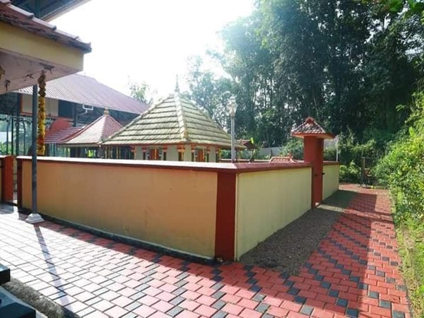 കൃഷ്ണനും കായൽ മാടനും