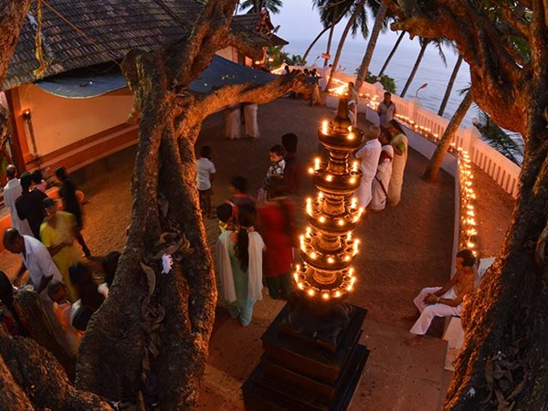 ഒരു പുണ്യകാവ് ദുര്ഗ്ഗാ ദേവി ക്ഷേത്രം