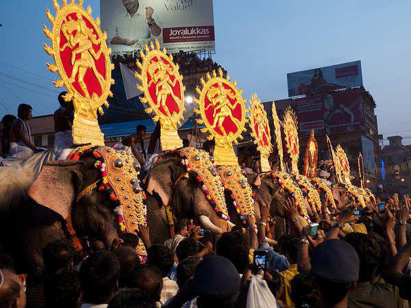 പാറമേക്കാവ് ഭഗവതീ ക്ഷേത്രവും തിരുവമ്പാടി ശ്രീകൃഷ്ണസ്വാമി ക്ഷേത്രവും