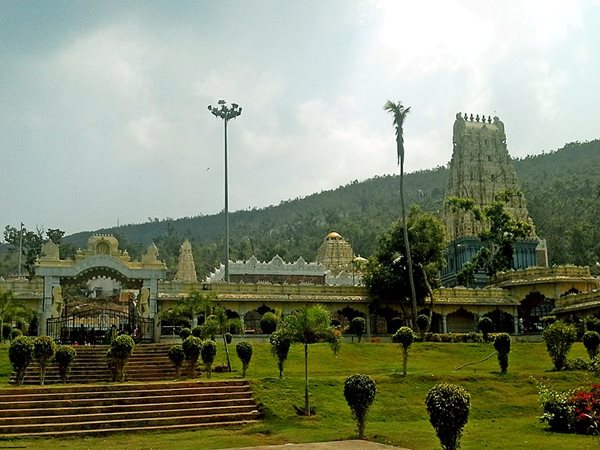 സിംഹാചലം ക്ഷേത്രം