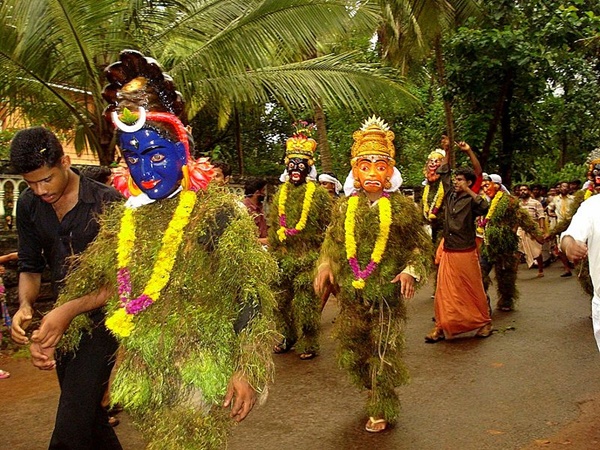 കുമ്മാട്ടിക്കളി
