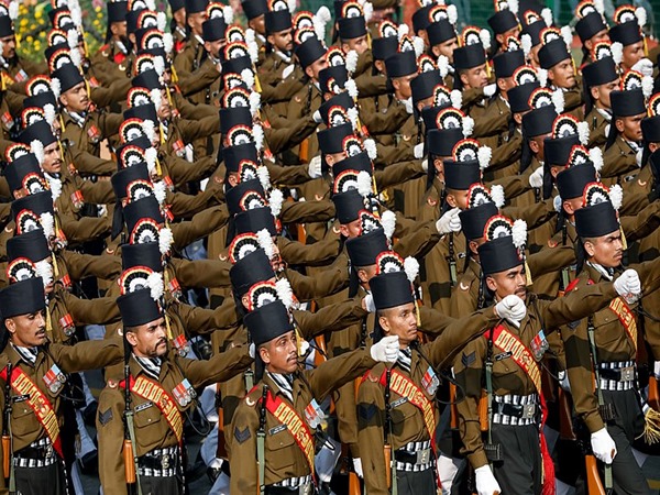 16 മാർച്ചിംഗ് സംഘങ്ങൾ