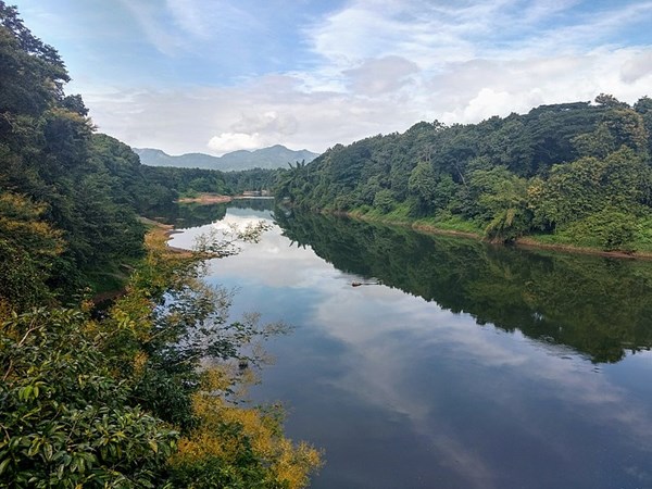 നിലമ്പൂര് ചുറ്റക്കാണാം