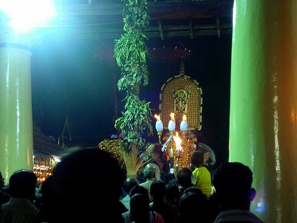 ഗ്രാമബലിയും കൊടിക്കുത്തും