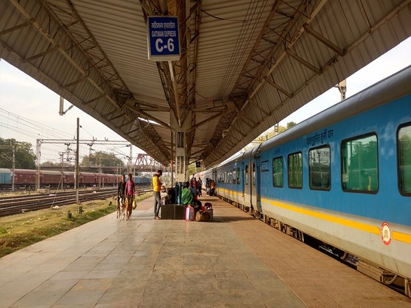 രണ്ടാം ദിവസം- വെള്ളിയാഴ്ച
