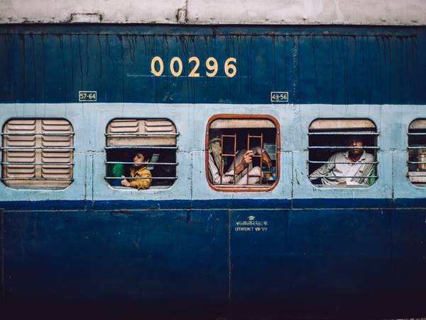 ഏറ്റവും കൂടുതൽ സ്റ്റോപ്പുകൾ ഉള്ള ട്രെയിനുകൾ