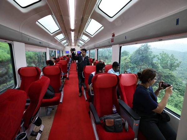 Vista Dome Coach on Mumbai – Pune Route Vista Dome Coach on Mumbai – Pune Route