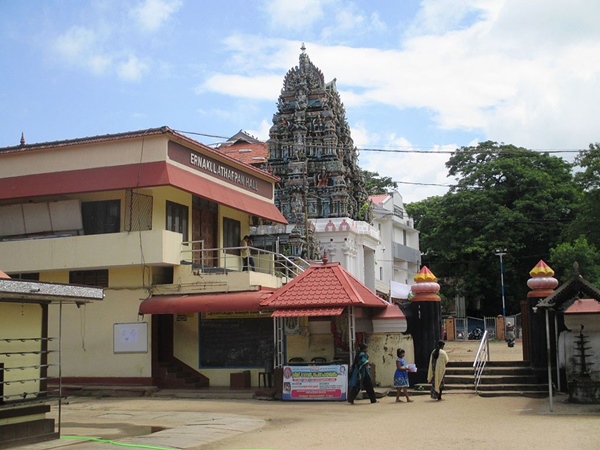 മൂന്നു ക്ഷേത്രങ്ങള്